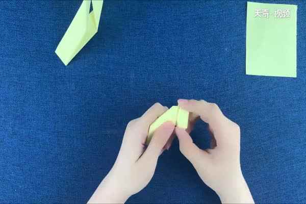 AK47枪怎么折(AK47枪的使用方法)