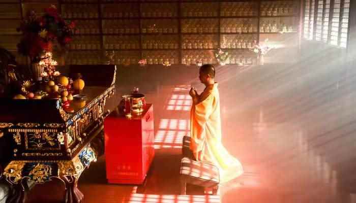 金刚经全文翻译及解析(《金刚经》全文解释白话)