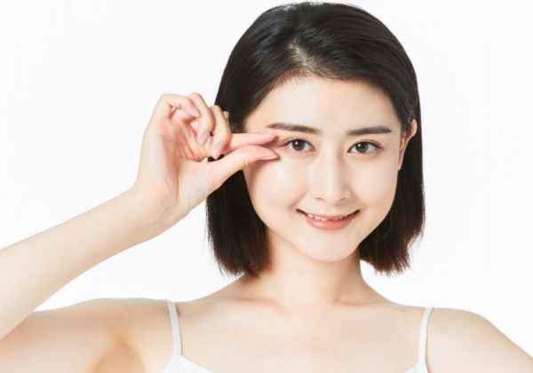 自制除皱眼膜小方法 如何自制眼膜