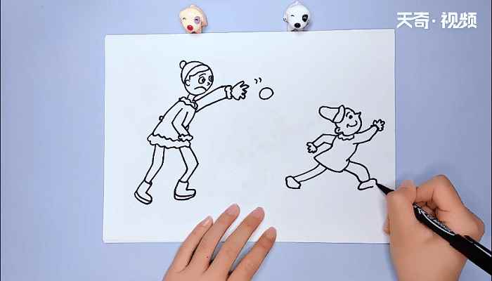 打雪仗的小孩简笔画(画出一个人物的头部轮廓)