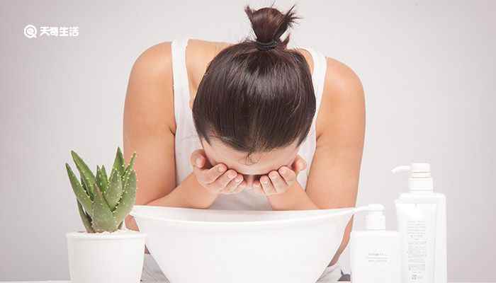 沐浴露可以洗脸吗 沐浴露可不可以洗脸
