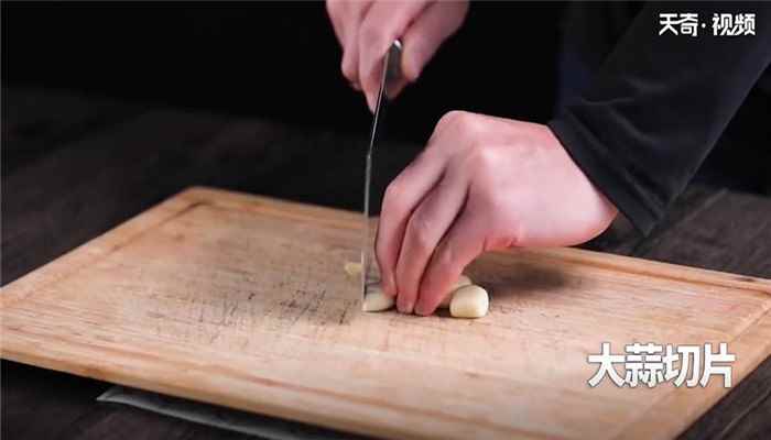 豆芽炒粉丝怎么做(青椒切丝怎么做好吃)