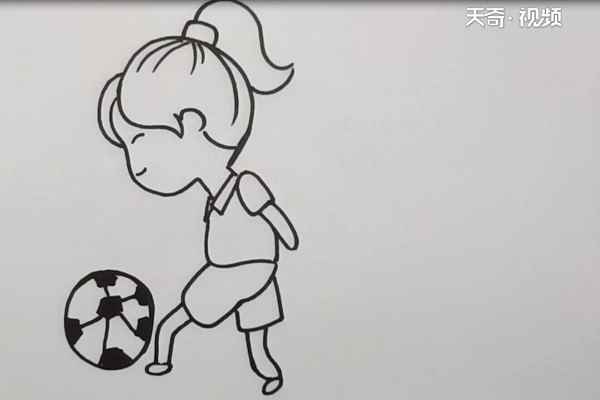 踢足球简笔画(足球怎么画好上半身和手臂)