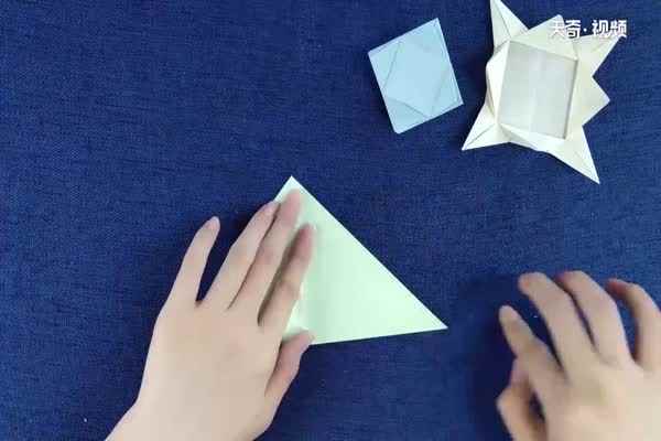 陀螺怎么折(三张方形彩纸的制作方法)