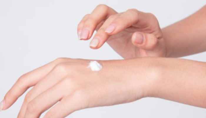 体乳是用来干嘛的(身体乳可以擦脸或者当做护手霜使用吗)