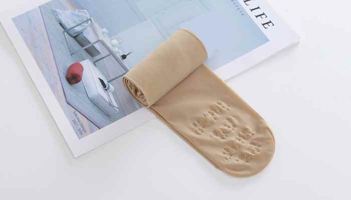 天鹅绒面料是什么材质(天鹅绒面料是采用优质棉纱制作而成的面料)