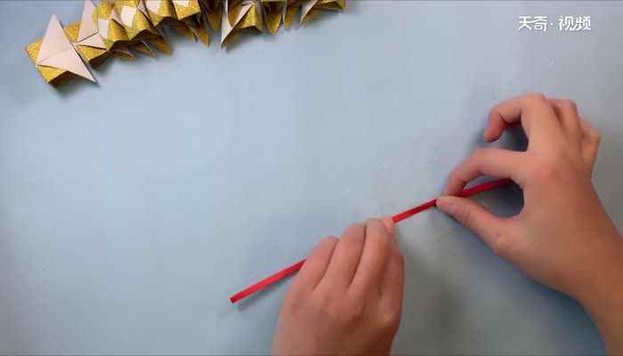 简单的手工灯笼做法(红色卡纸怎么做)