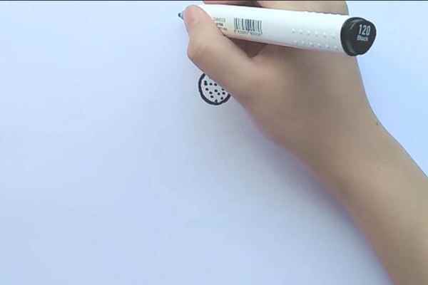 小雏菊简笔画(棕色涂满花心的制作方法)