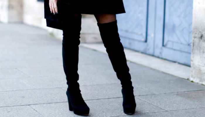 高筒靴的搭配方法(高筒靴搭配打底袜、短款针织连衣裙、毛呢外套)