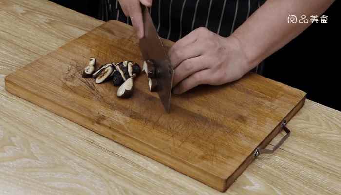 黄花菜炖肉的做法(小米辣的做法)