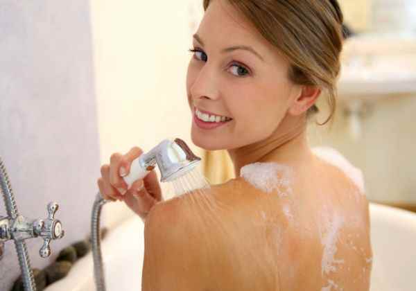 身体乳是涂全身吗 身体乳可以涂全身吗