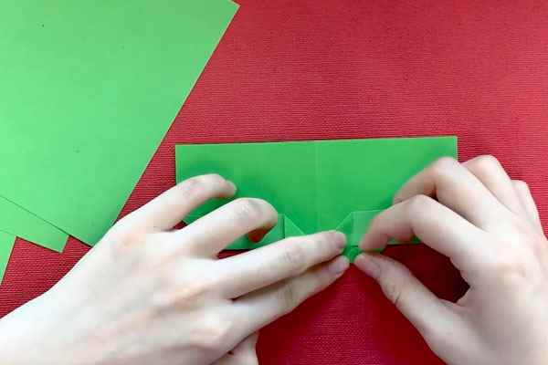 四叶草的折法(四叶草三片叶子怎么翻转)