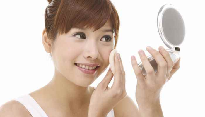 粉饼和粉底液一样吗(粉饼和粉底液的区别)