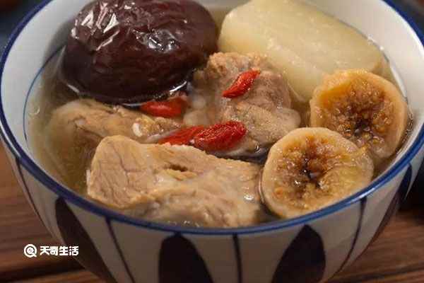 无花果煲汤的功效与作用(无花果煲鸡汤的简介)