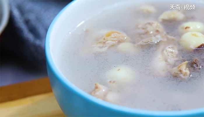 莲子炖鸡汤的做法(鸡肉怎么做最好吃)