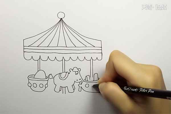 旋转木马简笔画(旋转木马的房顶怎么画)