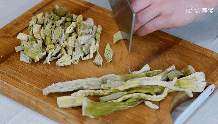 凉拌笋干丝做法(笋干和胡萝卜的做法步骤)