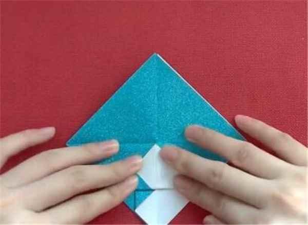 纸盒子的折法(正方形纸张的使用方法)