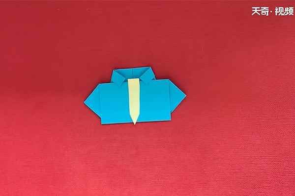 气球怎么折(一张彩纸上下对折怎么办)