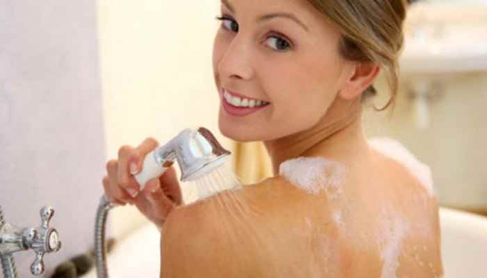 身体乳可以擦手吗(身体乳和护手霜的区别)