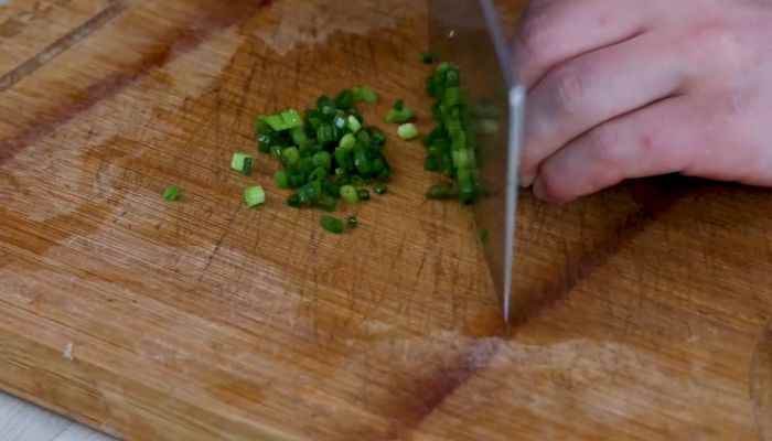 西红柿炒虾仁的做法(西红柿的做法)