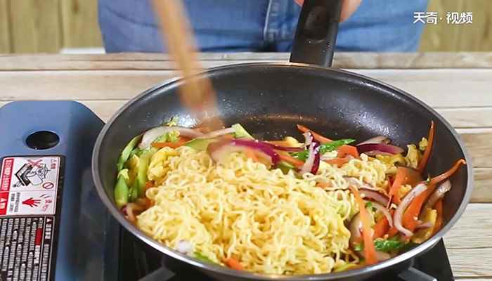 炒方便面怎么做好吃(方便面怎么做好吃)