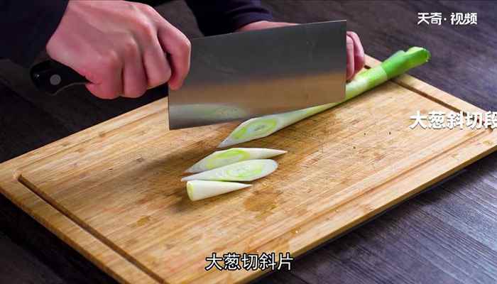 葱爆肥牛的简单做法(葱烧肥牛和葱爆肥牛区别)