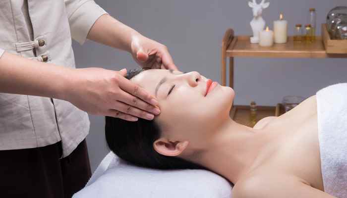 水疗spa是做些什么(水疗spa是指利用水资源结合沐浴、涂抹保养和香熏来促进新陈代)