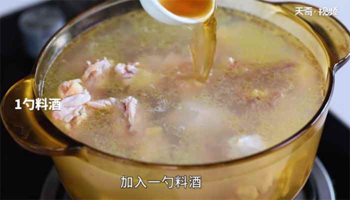 莲子炖鸡汤的做法(鸡肉怎么做最好吃)