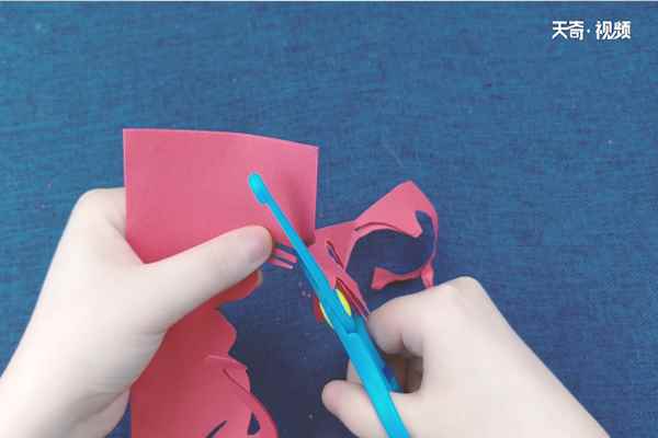 老虎剪纸怎么剪(如何剪一个老虎的大致形状)