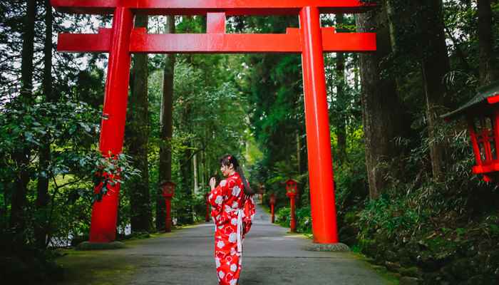 汉服和和服的区别(汉服和服的区别)