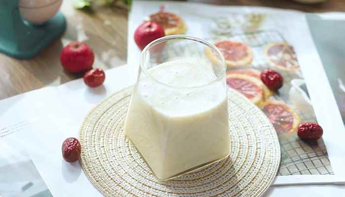 香蕉牛奶的做法(香蕉榨汁机怎么做好吃)