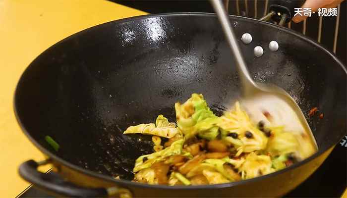 莲白回锅肉的做法(五花肉怎么做好吃)