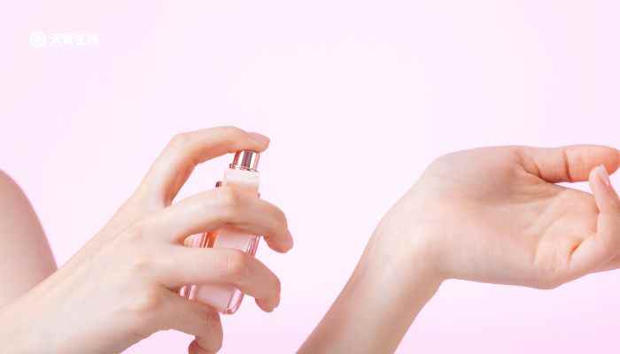 香水保质期多久(香水的保质期与原材料保质有关)