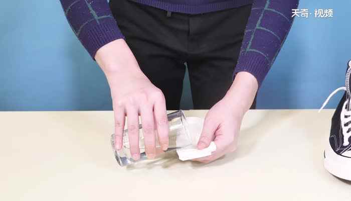 新鞋夹脚怎么办小窍门(刚买的鞋一般会有挤脚的情况)