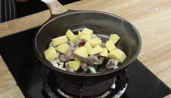 鸡胗炖土豆的做法(鸡胗怎么做最好吃)