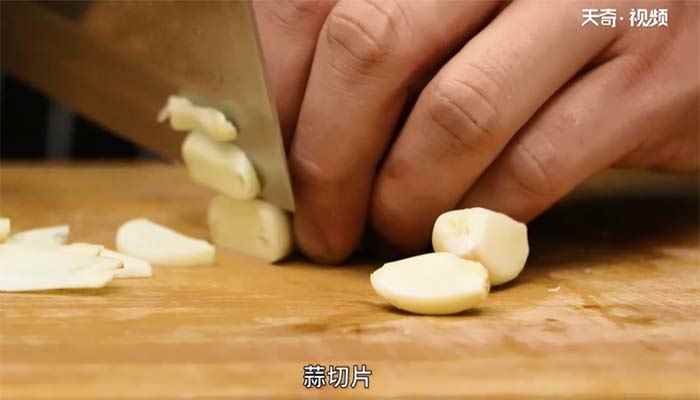 地锅鸡的做法(鸡肉怎么做好吃)