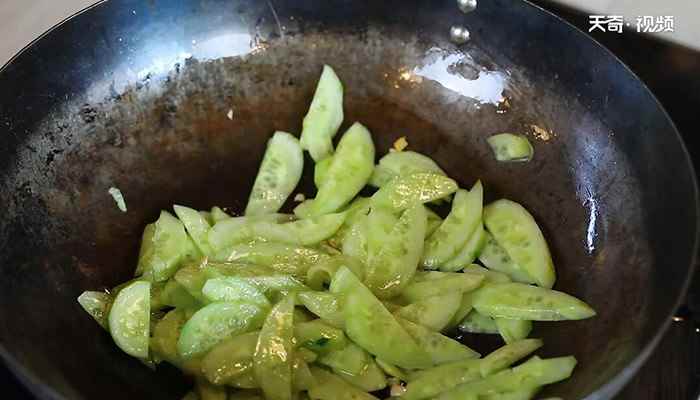 黄瓜炒鸡蛋的做法(鸡蛋怎么做最好吃)