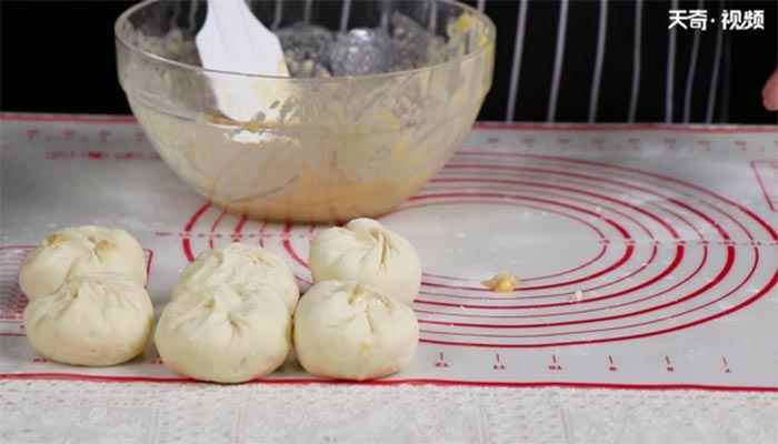 鲜肉生煎包的做法(黑芝麻面粉怎么做好吃)