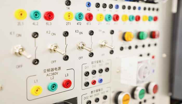 380v电压正常范围是多少(380v电压正常范围是353V～406V)