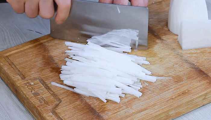 萝卜丝虾汤的做法(萝卜丝怎么做好吃)