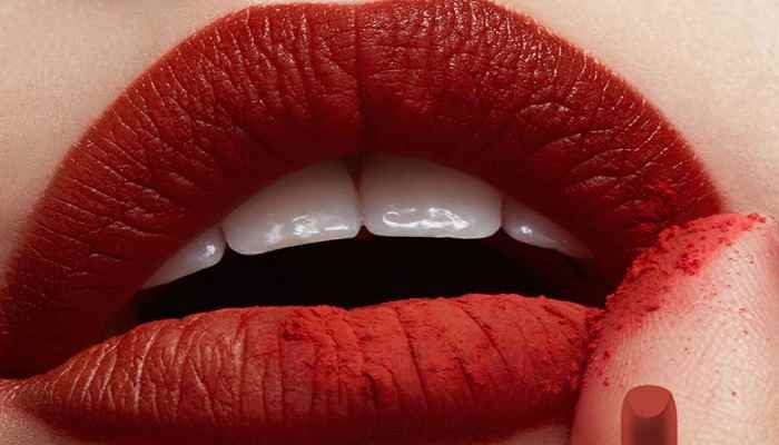 兰蔻口红赤茶红是什么颜色(兰蔻口红赤茶红怎么涂抹)