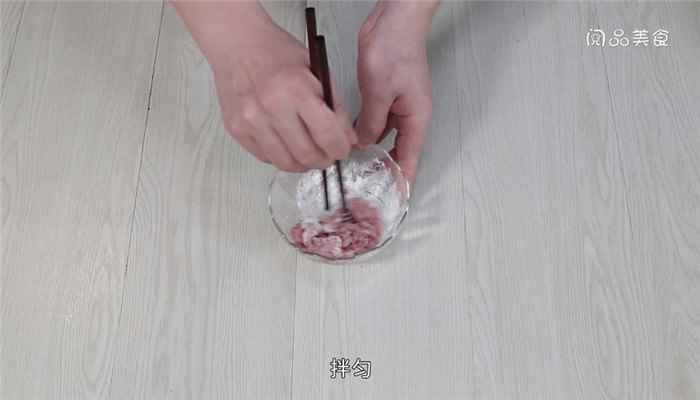 猪肉和豆芽怎么炒(瘦肉切丝的做法步骤有哪些)