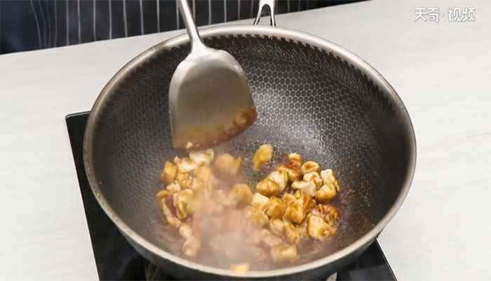 酱爆鸡丁的做法(鸡胸肉怎么做好吃)