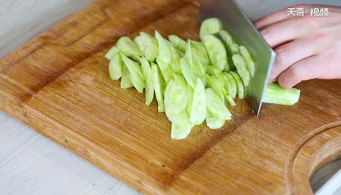黄瓜炒鸡蛋的做法(鸡蛋怎么做最好吃)