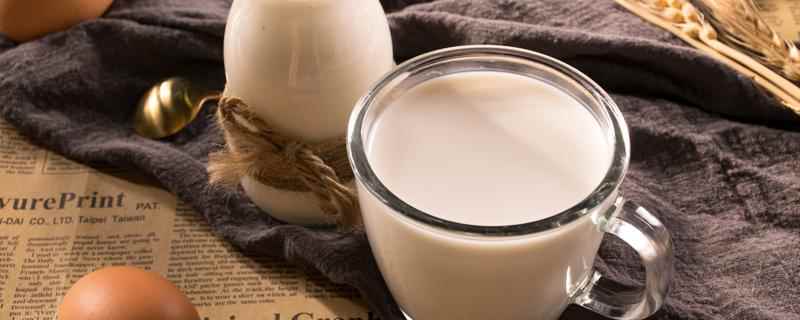 微波炉热牛奶的正确方法,微波炉热牛奶会破坏营养吗