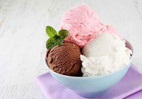 吃冰淇淋会发胖吗,吃冰激凌会长胖吗(吃冰淇淋会发胖吗)
