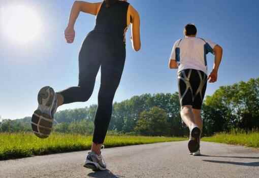 每天跑步一小时一个月能瘦几斤(每天跑步一小时一个月能瘦吗)