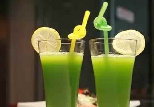黄瓜汁的功效与作用(常饮用黄瓜汁有益于身体健康)