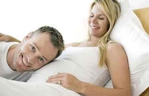 怀孕五个月平躺着睡对宝宝影响吗(怀孕五个月可以分房睡吗)